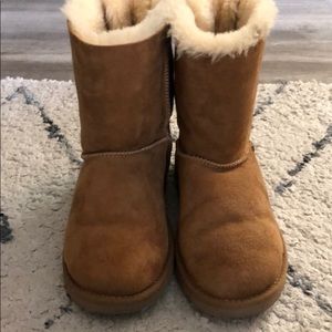 Bailey bow || genuine shearling boot